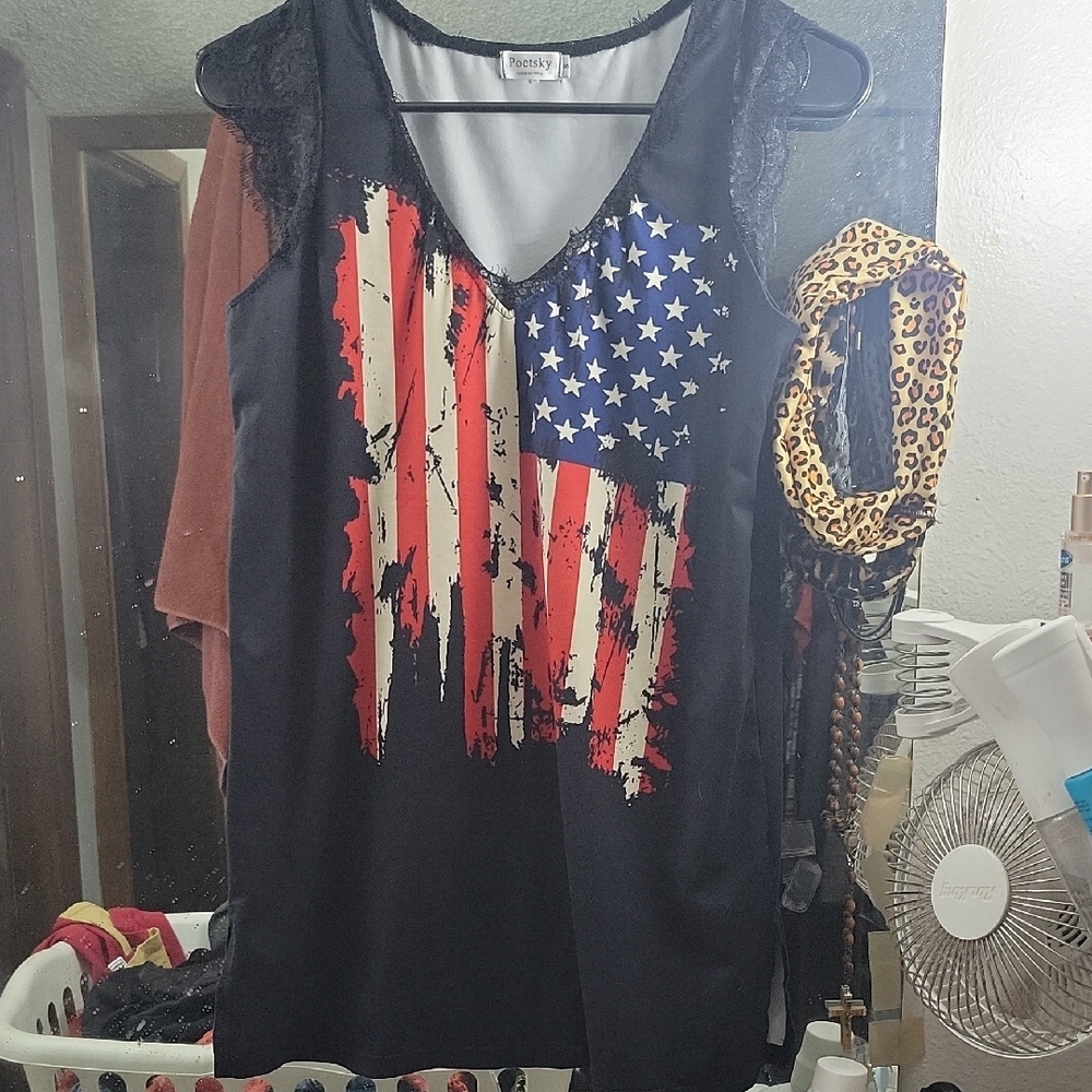 Red and White Graphic Sleeveless Tank Top